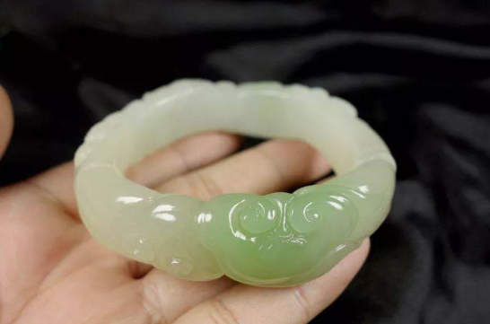 佩戴银饰的注意事项