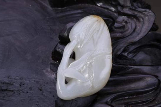 如何打开钉子手镯？