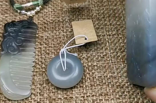 和田玉能泡在水里吗？