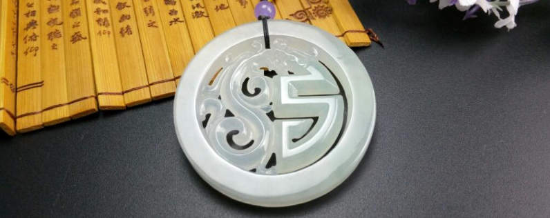 女人戴花戒指是什么意思？
