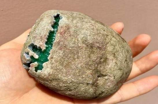 什么是翡翠原石？
