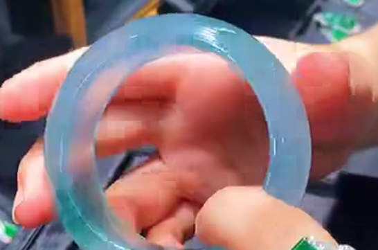 翡翠手镯怎么保养？