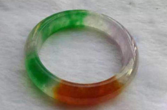 如何识别翡翠的等级