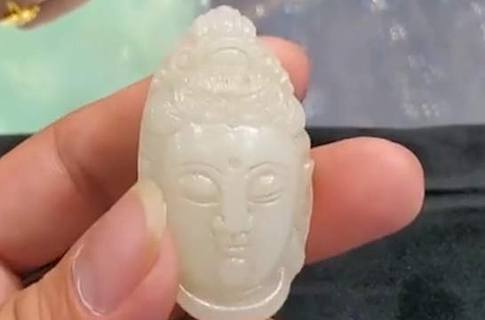 佩戴玉佛吊坠的禁忌