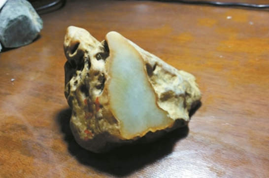 和田玉能戴着洗澡吗？