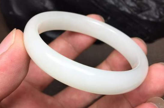 无名指戒指的意思是什么？
