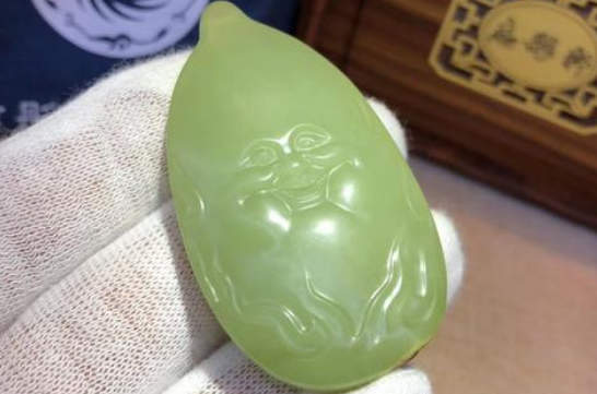 如何辨别足金和田玉的真假？