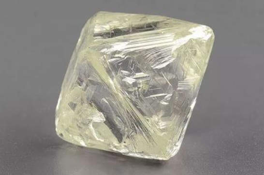 碧玺能碰水吗？