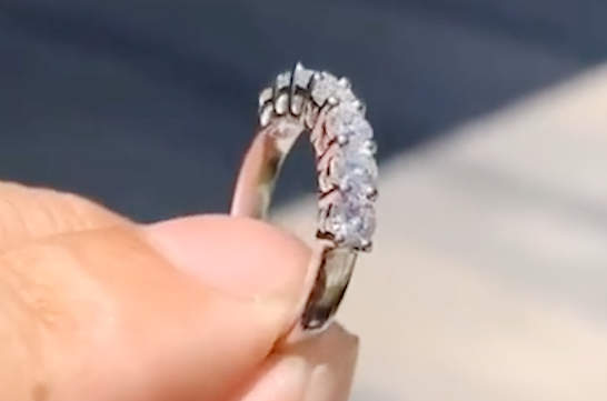 铂金是什么颜色的？