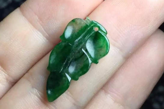 辣绿翡翠属于什么档次？