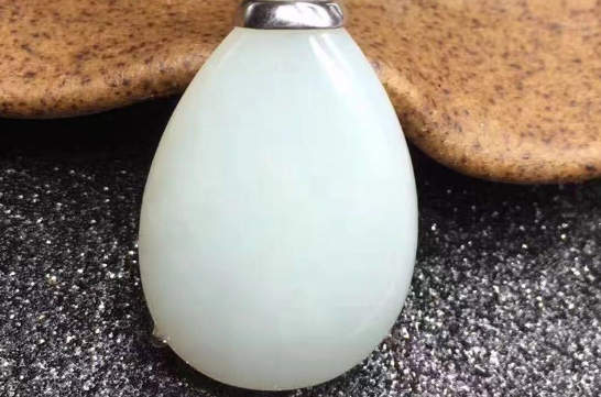 碧玉的硬度如何？容易坏吗？