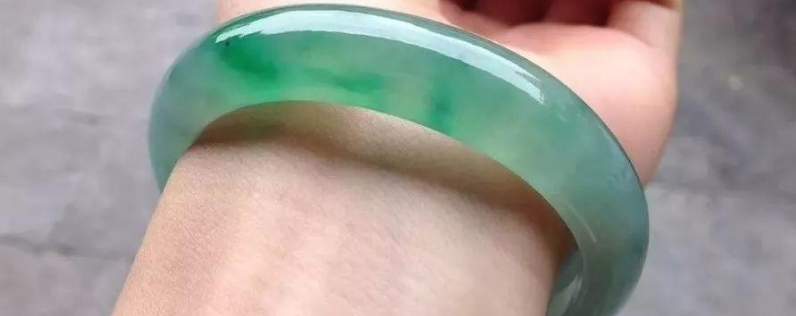 糯化种和糯冰种翡翠的区别