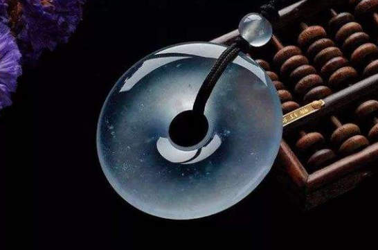 去老凤祥买金手镯要注意什么？