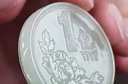 佩戴翡翠吊坠的好处和禁忌