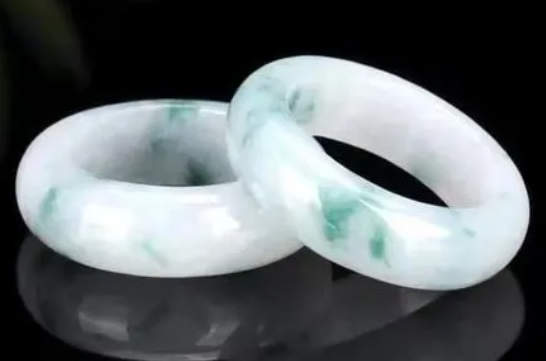 翡翠手镯ab货是什么意思？