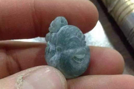 翡翠原石在家怎么磨？