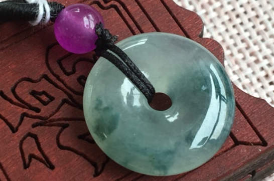 佩戴翡翠的规则和禁忌