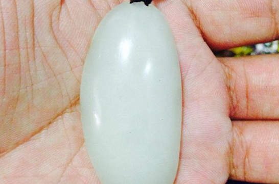 和田碧玉和翡翠有什么区别？