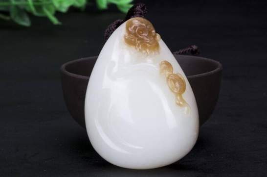 转运珠男戴哪只手？