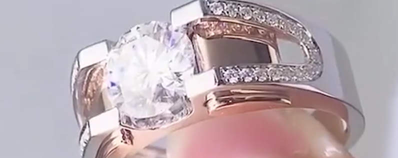 结婚戒指应该戴哪个手指？
