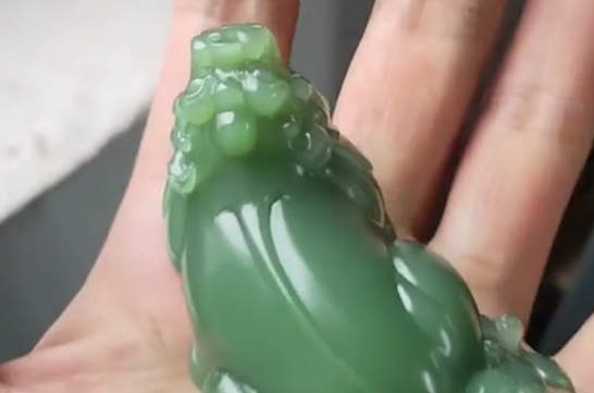 结婚戒指应该戴哪个手指？
