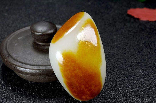 双色金钻戒的寓意