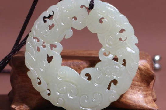双色金钻戒的寓意